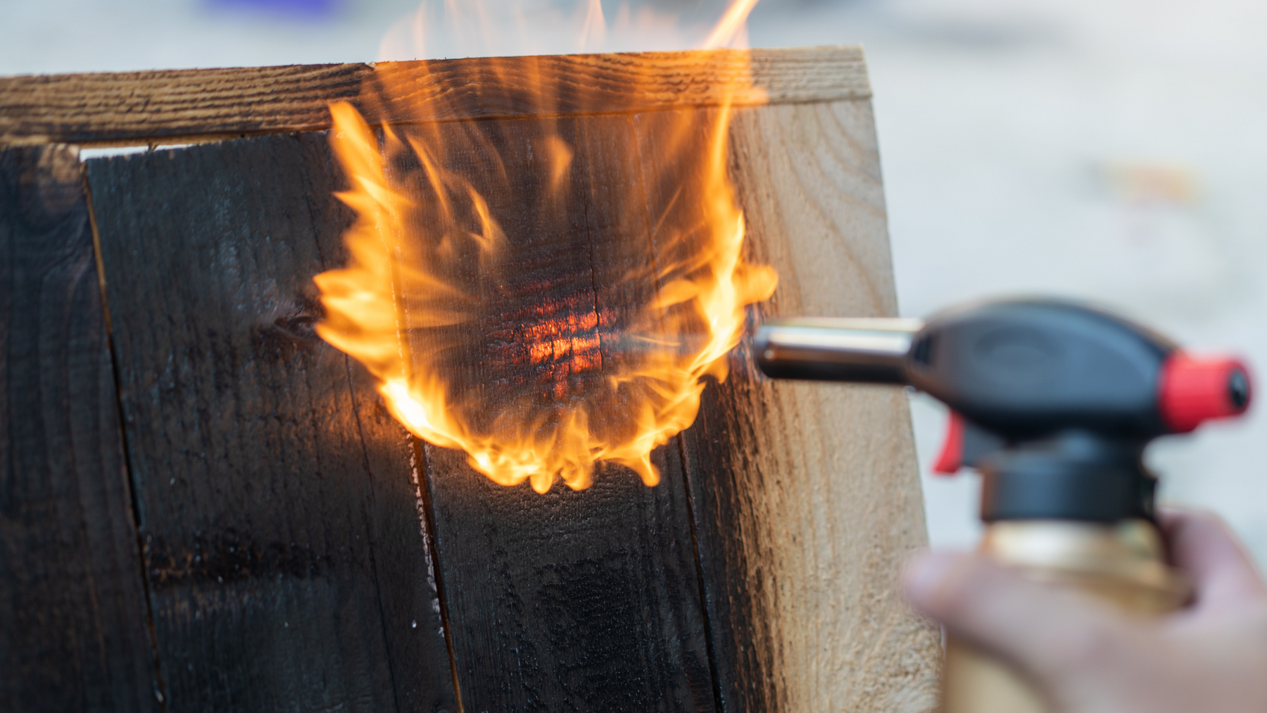 holz flämmen, shou sugi ban, yakisugi anleitung